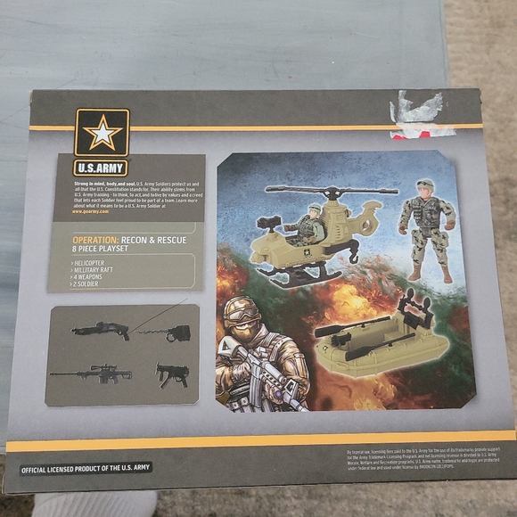 U.S. Army 8 Piece Playset. OPERATION RECON & RESCUE. - Picture 2 of 4